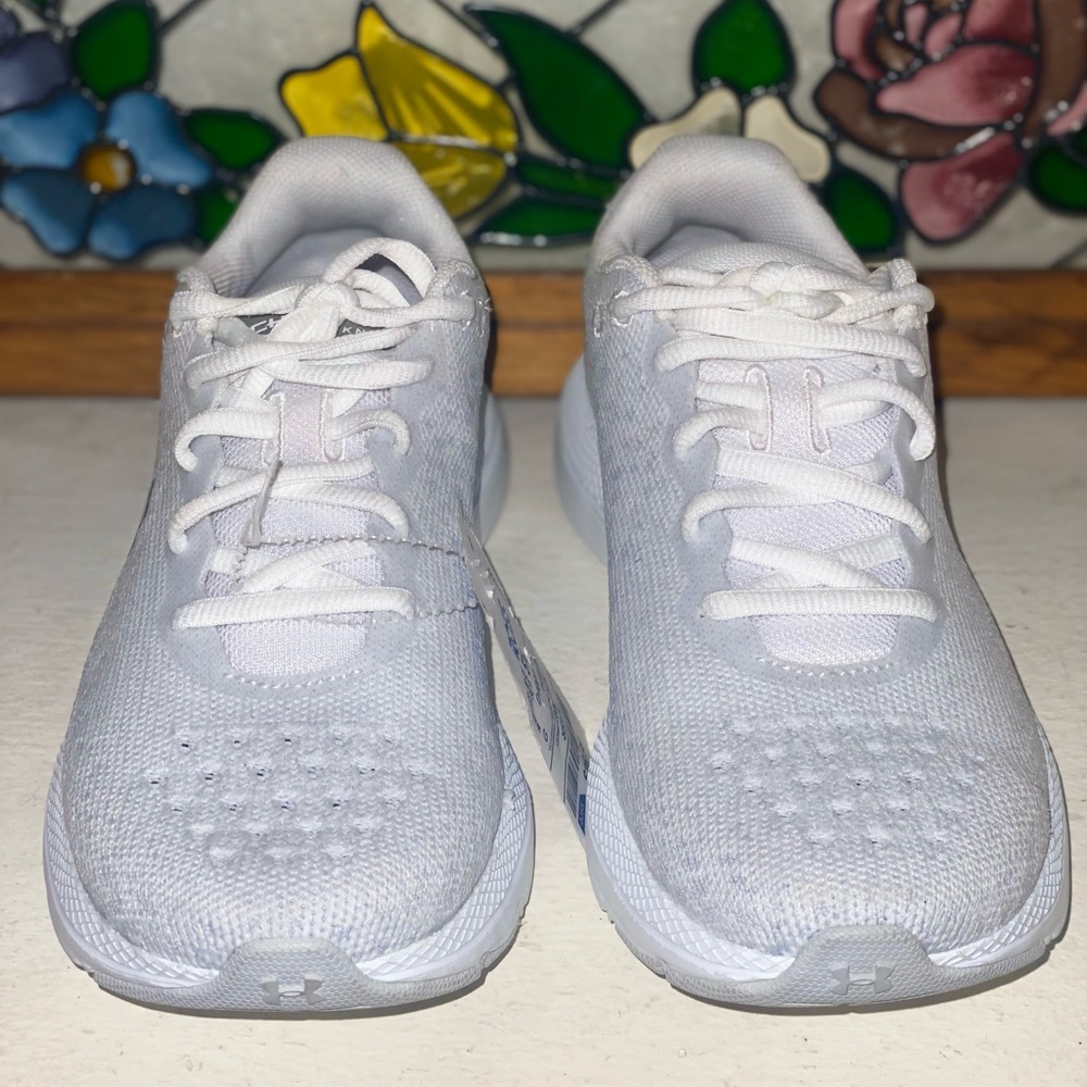 Under Armor Tennis Shoes Charged Impulse Knit size 5.5 color white